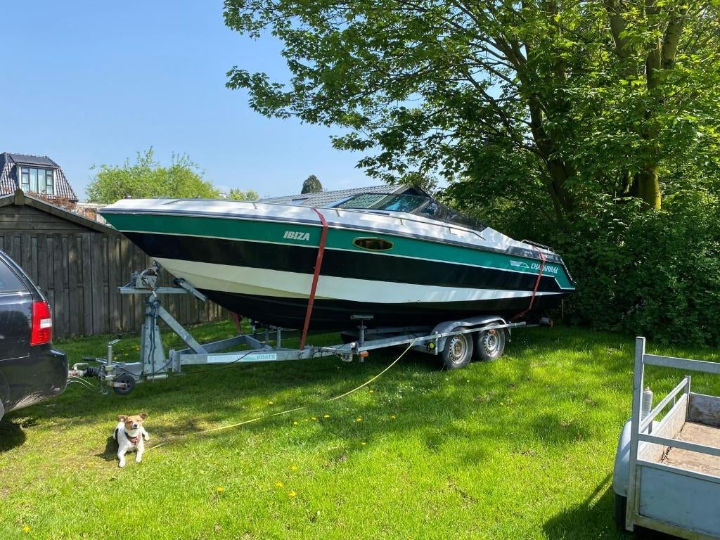 Chaparral Speedboot V8 50 km/u inclusief trailer, Watersport en Boten, Speedboten, Gebruikt, 6 meter of meer, Benzine, 200 pk of meer