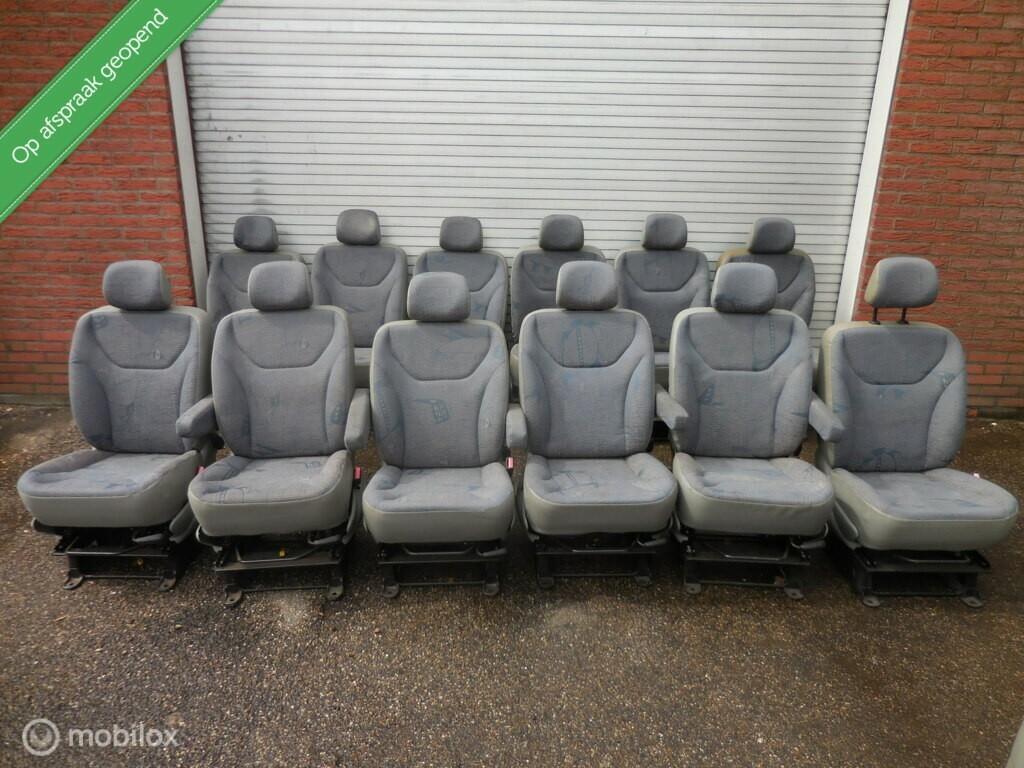 Stoel bestuurdersstoel bijrijdersstoel Trafic bj '01 - '14, Auto-onderdelen, Interieur en Bekleding, Gebruikt, Renault, Ophalen of Verzenden