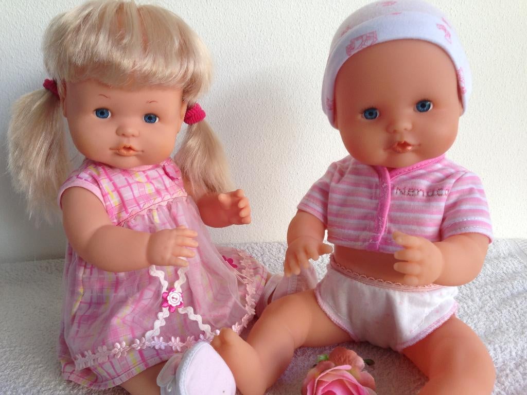 👧🏼👦🏼2 FAMOSA NENUCO Babypop 40 cm met en zonder haar., Ophalen of Verzenden, Zo goed als nieuw, Babypop