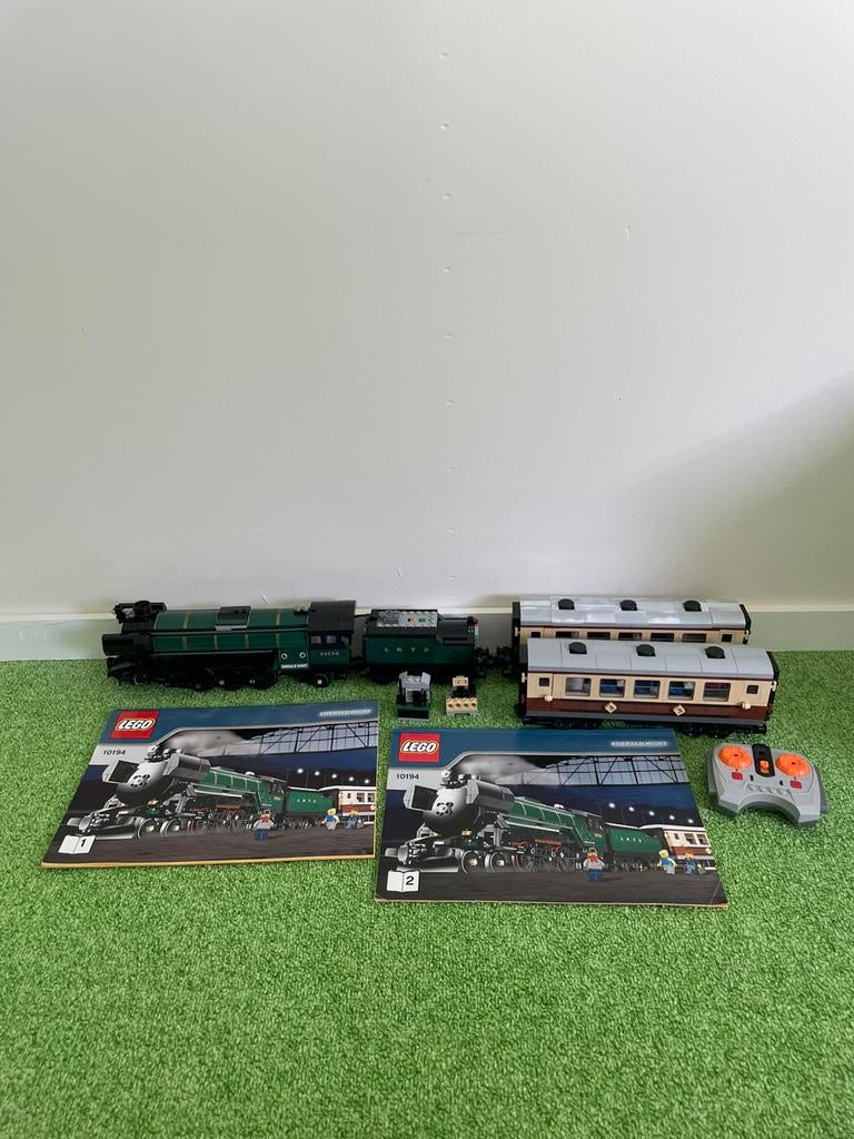 LEGO Emerald Night 10194. Compleet., Ophalen of Verzenden, Zo goed als nieuw
