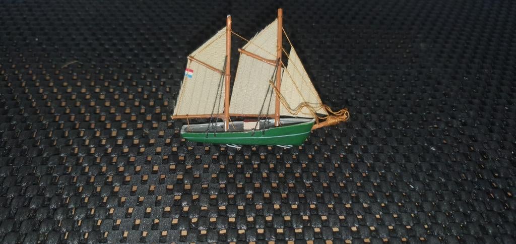 Miniatuur houten bootje - decoratief model, Verzamelen, Scheepvaart, Gebruikt, Overige typen, Ophalen of Verzenden