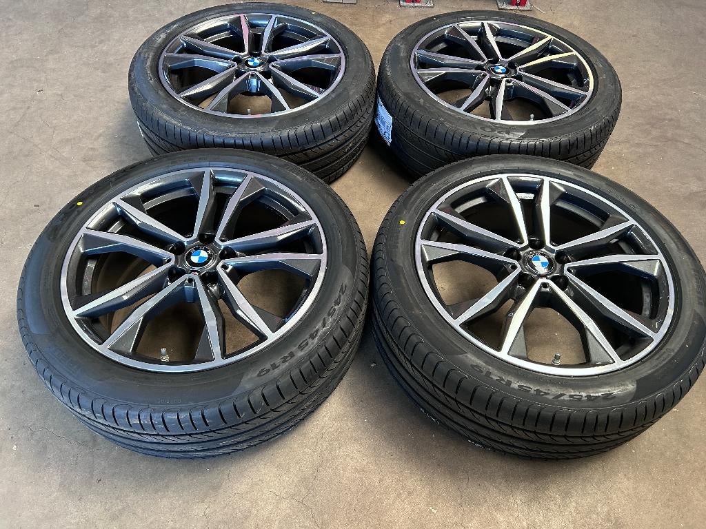 19 inch originele M velgen + zomerbanden BMW X1 X2 IX1 IX2, 19 inch, 245 mm, Banden en Velgen, Nieuw