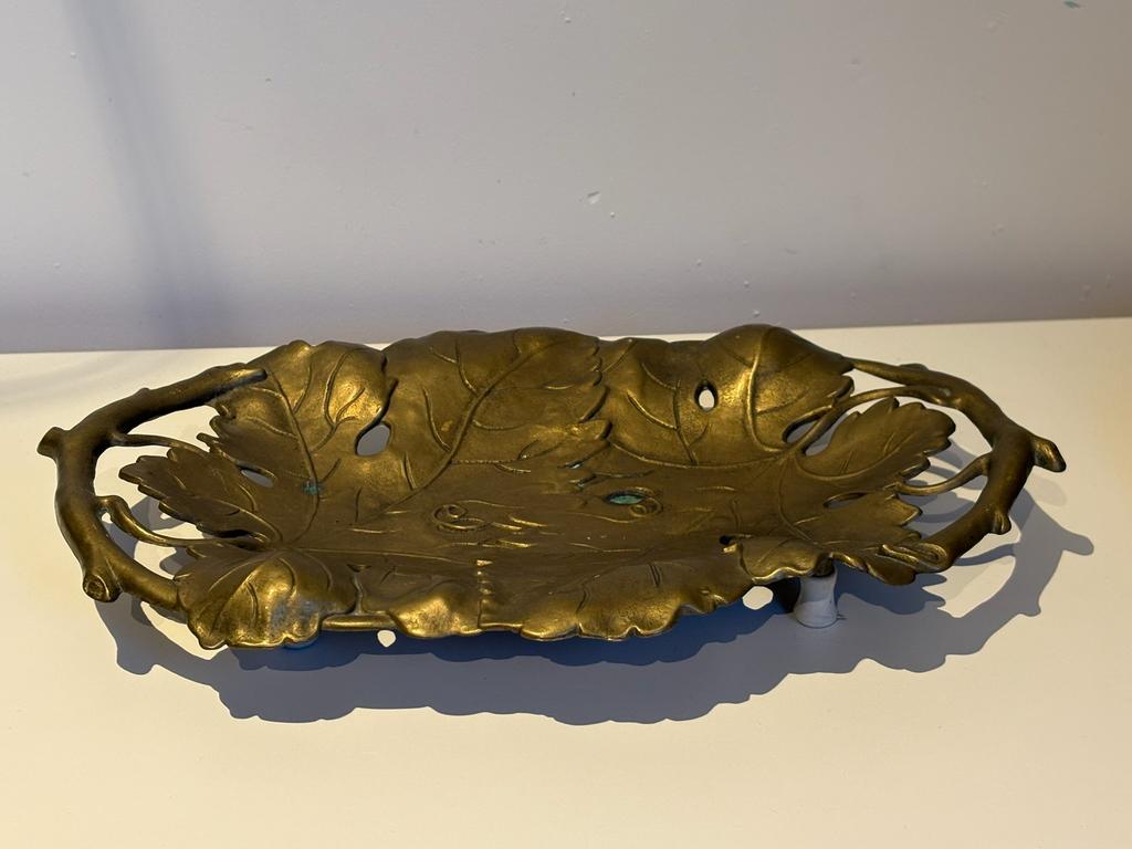 Prachtige vintage messing schaal met druivenbladmotief, Antiek en Kunst, Ophalen