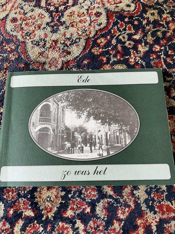 R. H. Nijhoff. Ede zo was het. Softcover , 95 Blz . FC534BK3, 20e eeuw of later, Ophalen of Verzenden, Zo goed als nieuw, R.H. Nijhoff