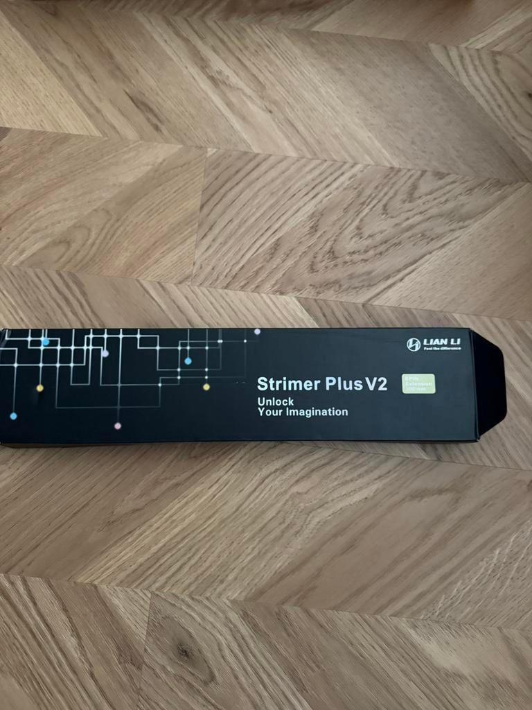 Lian li Strimer v2 plus, Computers en Software, Netwerk switches, Ophalen of Verzenden, Zo goed als nieuw