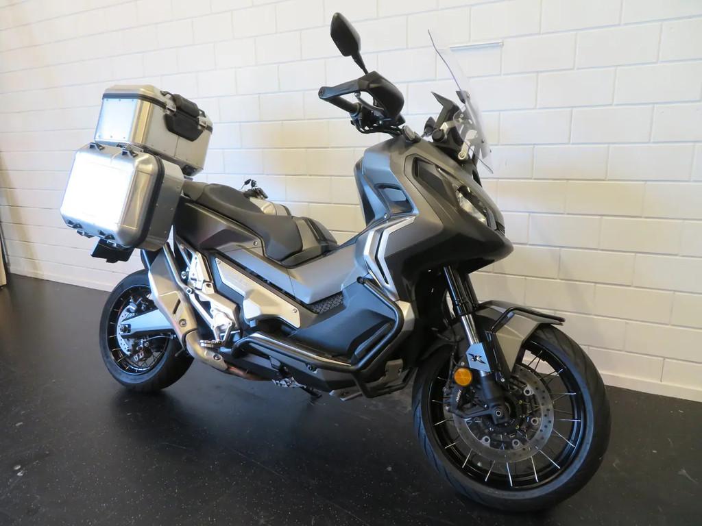 Honda X-ADV 750 ABS DCT NIEUWSTAAT! € 10.950,00, 788 cc, Scooter, Bedrijf