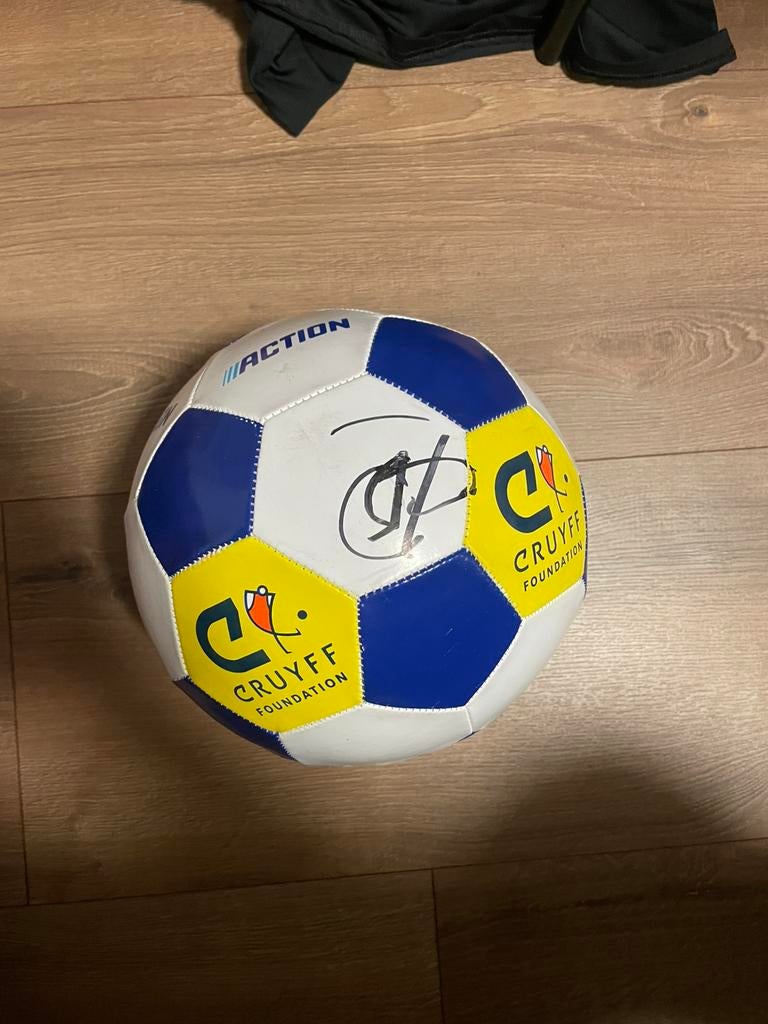 Gesigneerde johanqruiff bal gesigneerd door patrick kluivert, Maat M, Ophalen, Bal