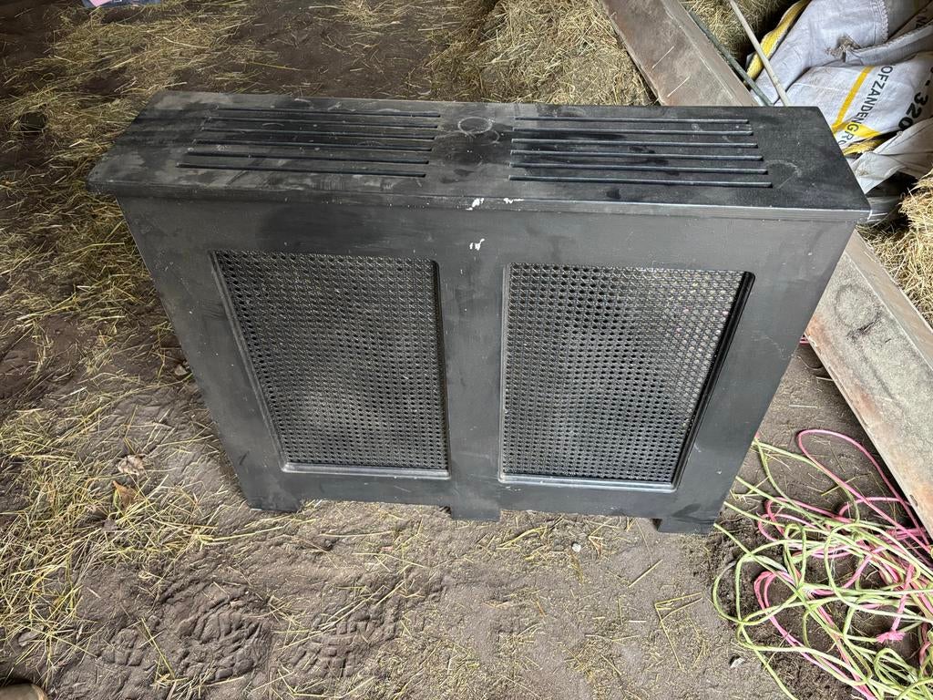 Ombouw radiator - Nieuw verfje nodig, Ophalen, 30 tot 80 cm, Gebruikt, Radiator