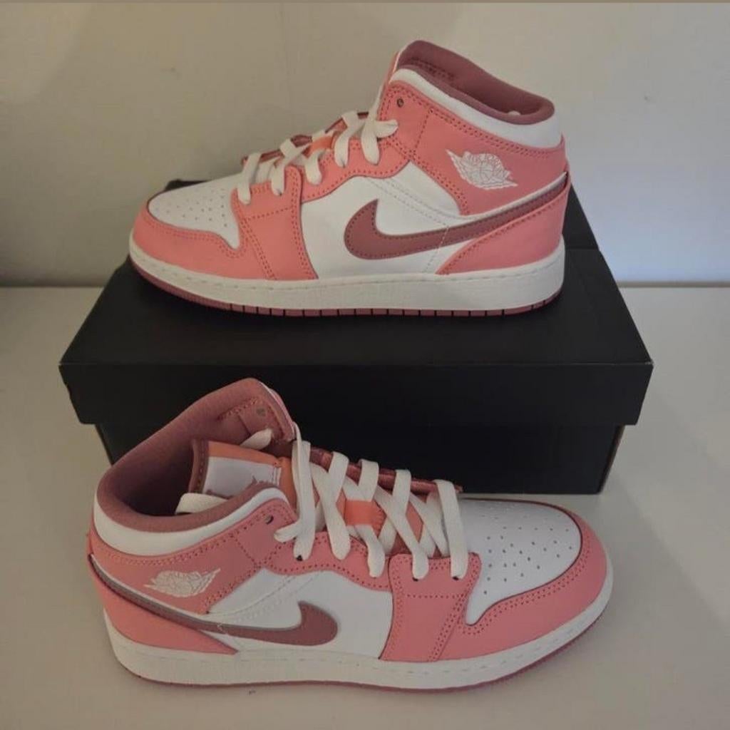 Nieuwe Nike Air Jordan 1 Mid Roze/Wit - Maat 38, Kleding | Dames, Schoenen, Ophalen, Nike, Nieuw, Sneakers of Gympen