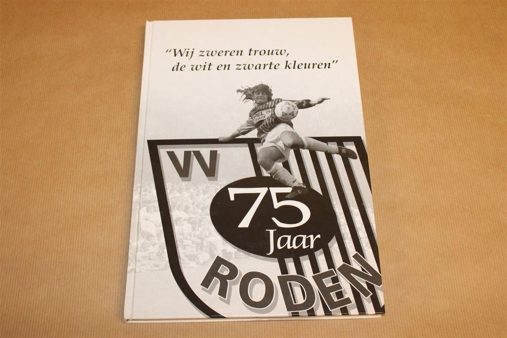 Wij zweren trouw — 75 Jaar V.V. Roden [2004], Ophalen of Verzenden, Zo goed als nieuw, Watersport en Hengelsport