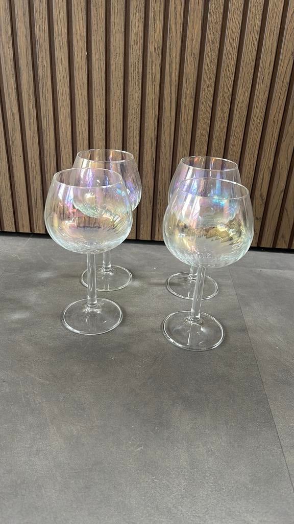 Set van 4 iriserende wijnglazen – regenboog glas, ., Overige typen, Ophalen of Verzenden, Zo goed als nieuw