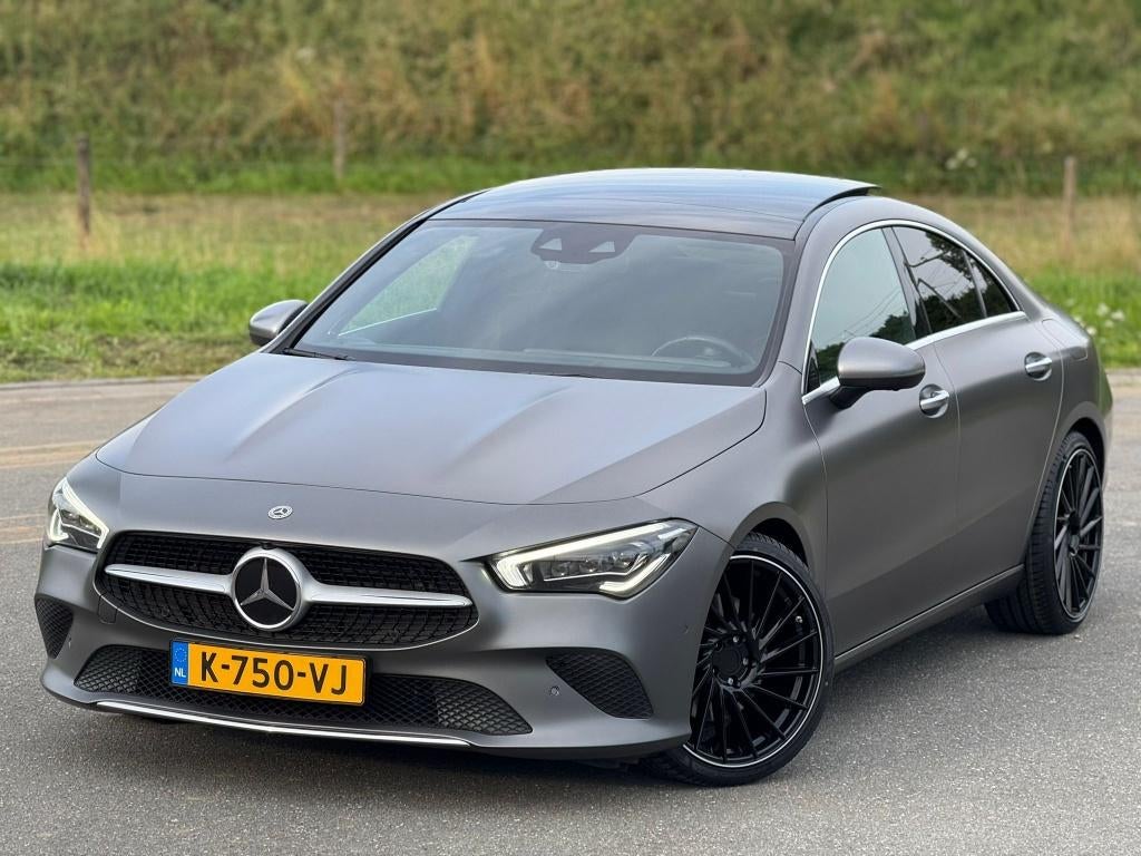 Mercedes-Benz CLA 220 190pk 4MATIC 7G-DCT 2019 Grijs, Auto's, Automaat, CLA, 1800 kg, Zwart