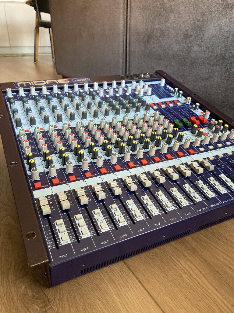 Midas Venice 160 Analoog Mengpaneel, Muziek en Instrumenten, Mengpanelen, Ophalen, Gebruikt, 10 tot 20 kanalen, Microfooningang
