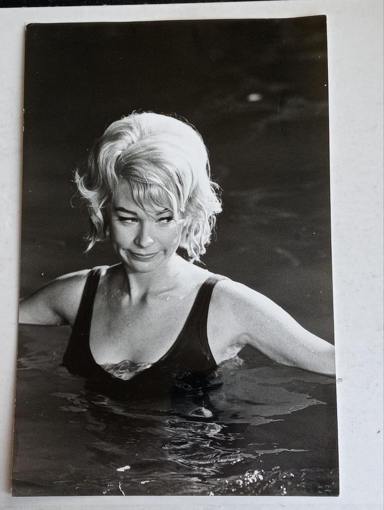 Shirley MacLaine Irma La Douce 1963 vintage foto, Gebruikt, ., Ophalen of Verzenden, Foto of Kaart