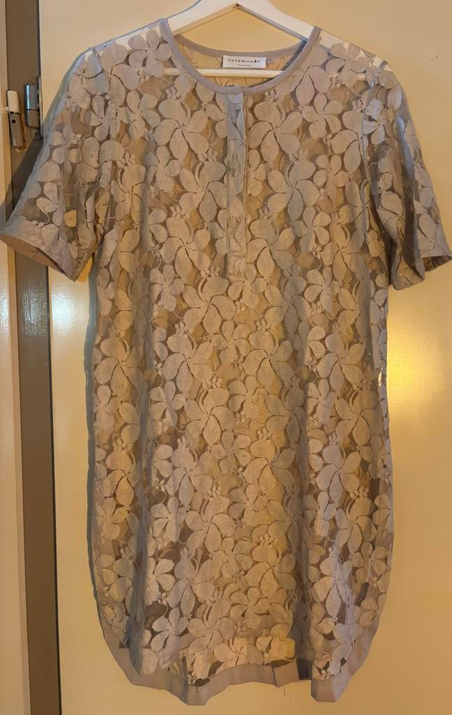 Beige Kanten jurk van Rosemunde in maat M, Kleding | Dames, Ophalen, Zo goed als nieuw, Maat 38/40 (M), Beige