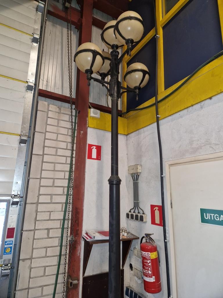 Antieke lantaarn paal 5 bollen, Ophalen, Gebruikt, Staande lamp, Netvoeding