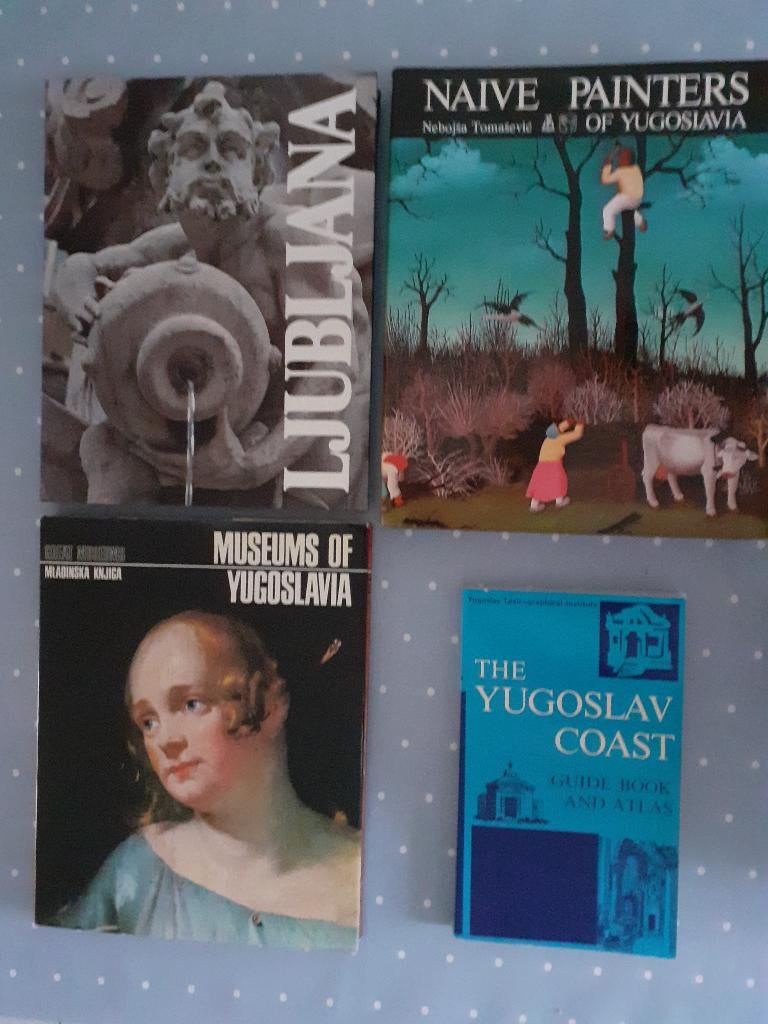 JOEGOSLAVIË, boeken van en over , oa Museums van JOEGOSLAVIË, Ophalen of Verzenden, Zo goed als nieuw