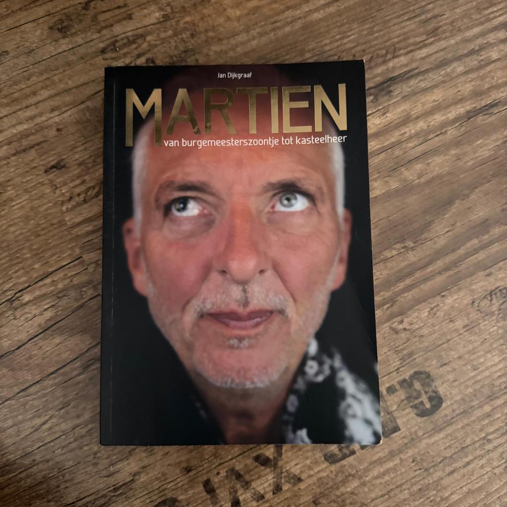 Boek Martien, Ophalen of Verzenden, Zo goed als nieuw