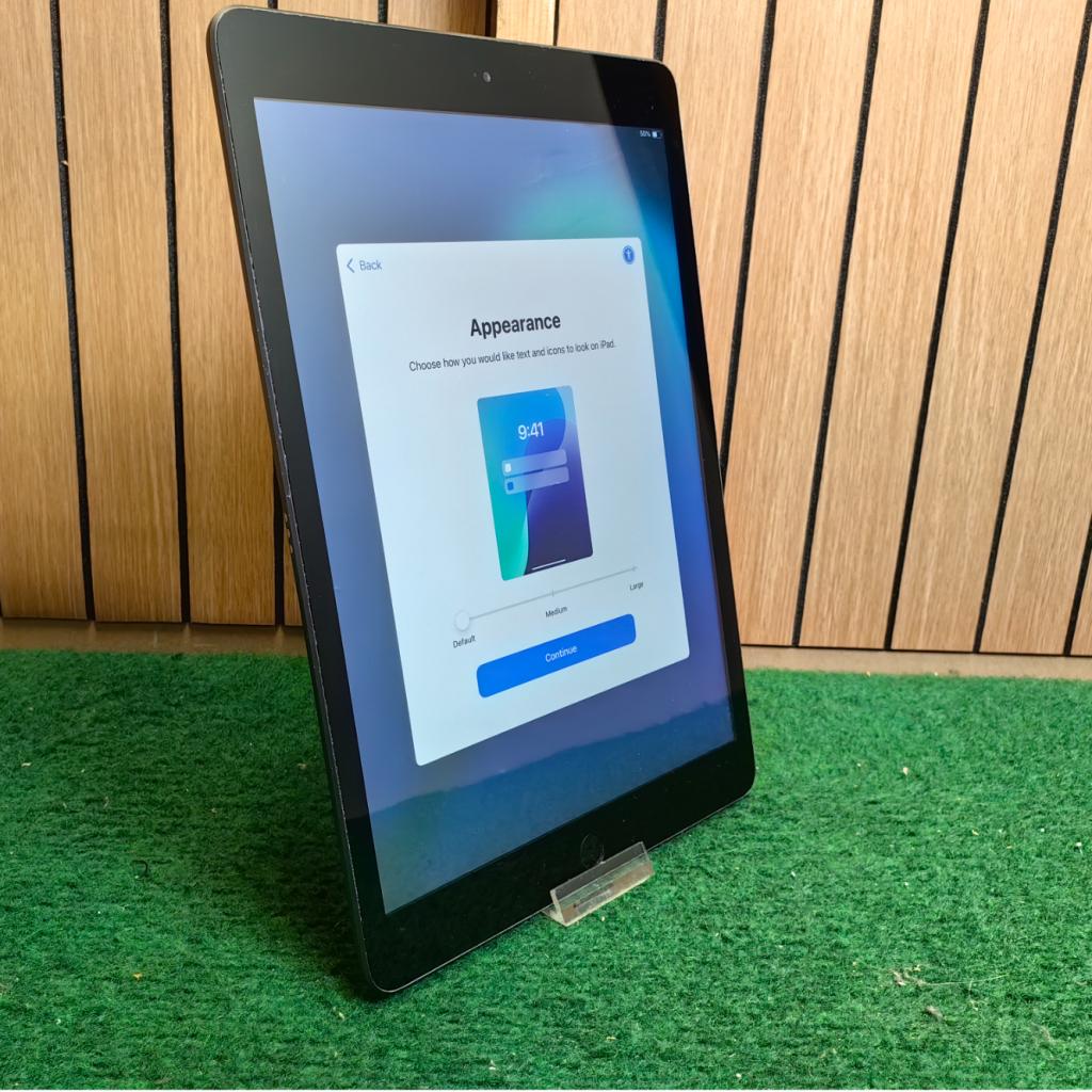 Apple iPad 7 | 32 GB | Wifi, Apple, Zo goed als nieuw, Support@apple.com, One Apple Park Way
Cupertino, CA 95014
United States