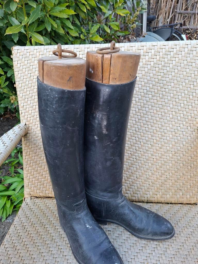 Cavalerie laarzen met houten spanner maat 42, Verzamelen, Militaria | Algemeen, Landmacht, Kleding of Schoenen, Nederland, Ophalen of Verzenden
