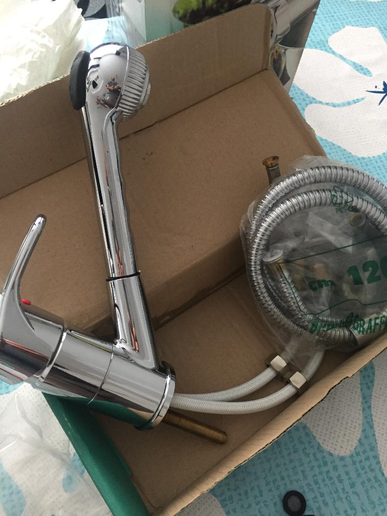 Te koop een nieuw keukenkraan met uittrekbare uitloop, Ophalen, Overige kleuren, Nieuw, Minder dan 25 cm