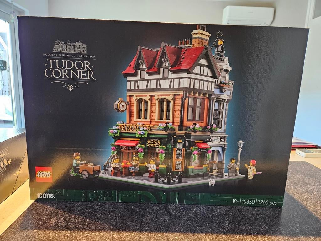 Lege doos LEGO Icons Tudor Corner #10350, Gebruikt, Lego, Accessoire, Ophalen of Verzenden