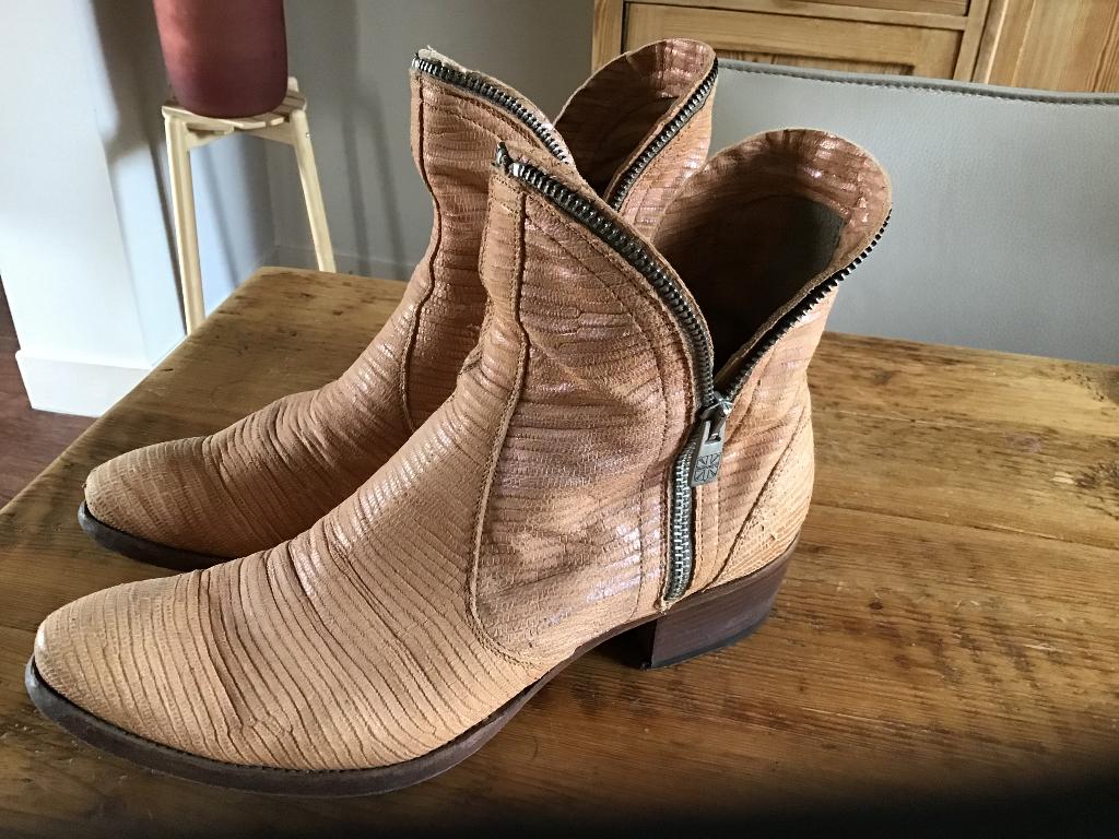 Pantanetti enkellaarsje, Kleding | Dames, Schoenen, Overige kleuren, Lage of Enkellaarzen, Ophalen of Verzenden, Zo goed als nieuw