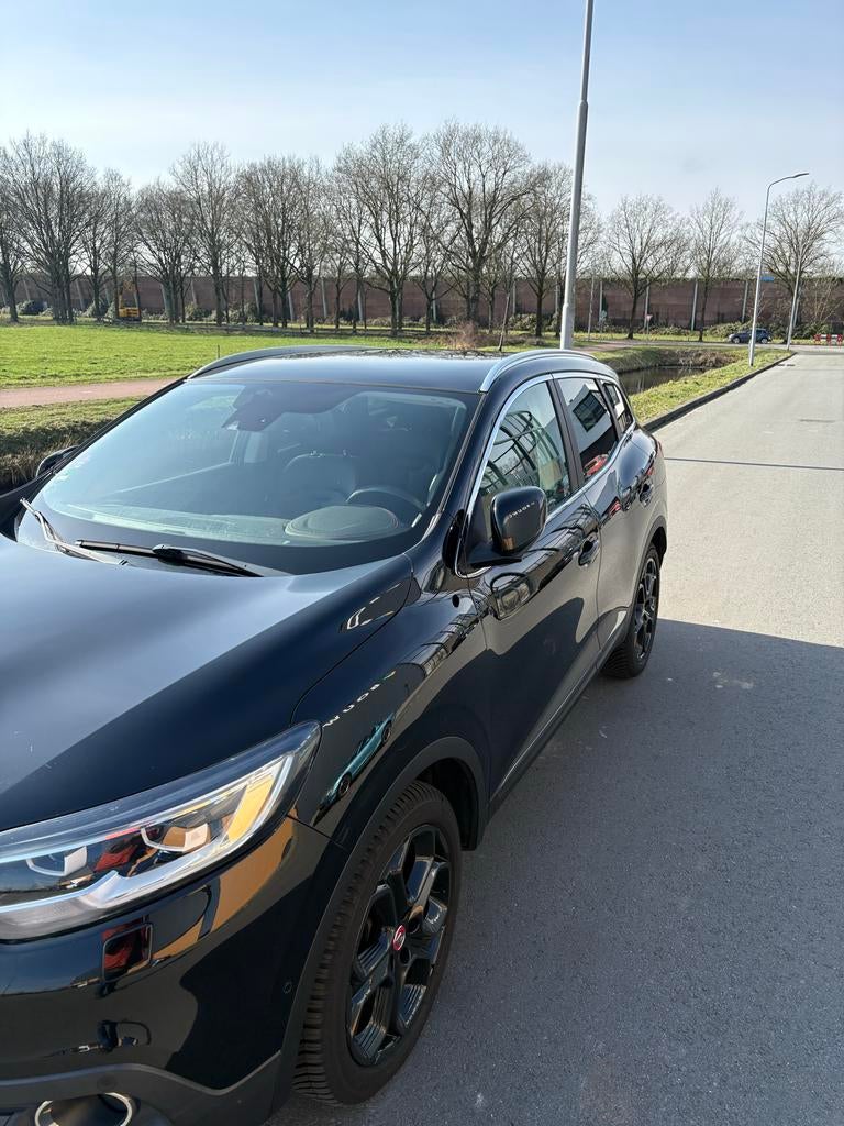 Renault Kadjar 1.2 TCE AUT 2017 Zwart, Auto's, Renault, Kadjar, Zwart, 4 cilinders, Zwart