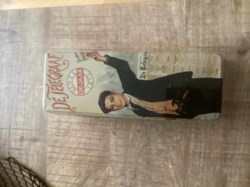 De Telegraaf Eerste Krant in Blikken Doos - Collectors Item, Verzamelen, Ophalen
