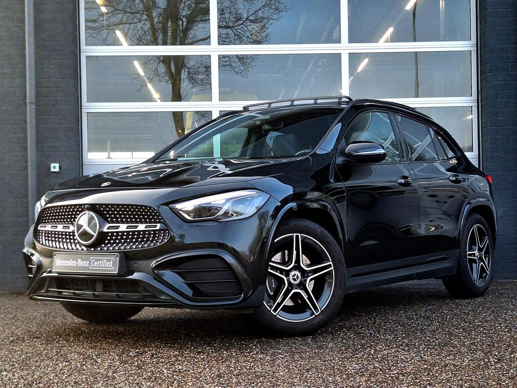 Mercedes-Benz GLA-klasse 180 Star Edition AMG Line | Panoram, 4 cilinders, Zwart, Bedrijf, 1470 kg