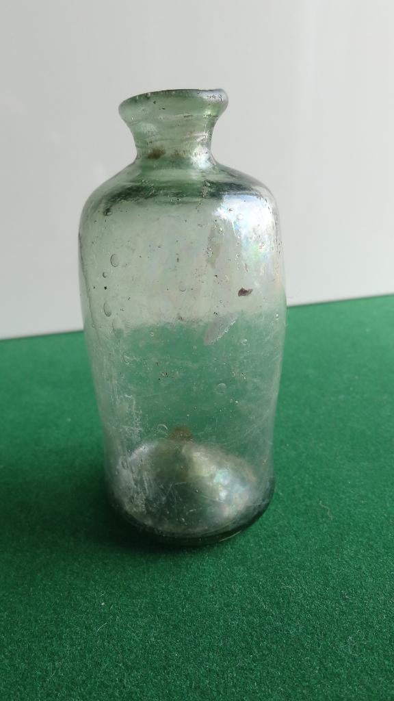 Medicijn flesje Bodemvondst glas 18e eeuw, Antiek en Kunst, Ophalen of Verzenden