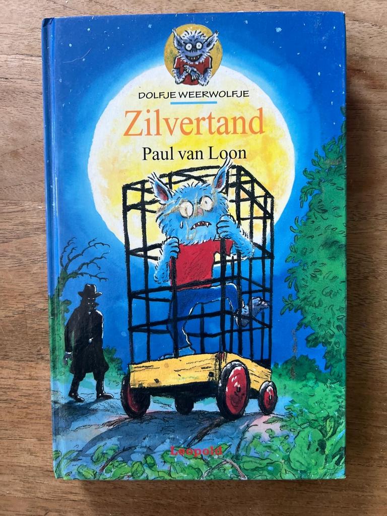 Dolfje Weerwolfje 3: Zilvertand - Paul van Loon, Ophalen of Verzenden, Gelezen, Fictie algemeen