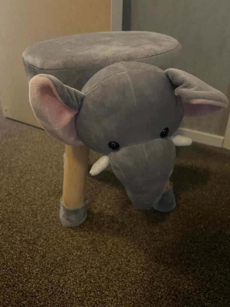 Leuk olifant krukje voor de kinderkamer, Huis en Inrichting, Krukjes, Ophalen of Verzenden, Zo goed als nieuw, Hout