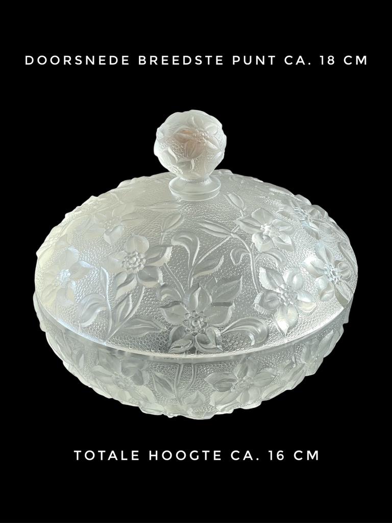 Antieke Bonbonnière, gesatineerd glas, Tsjechoslowakije, Antiek en Kunst, Antiek | Glas en Kristal, Ophalen of Verzenden