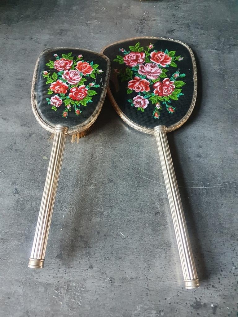 Prachtig antiek verzilverd Kapset - handspiegel en borstel.., Ophalen of Verzenden