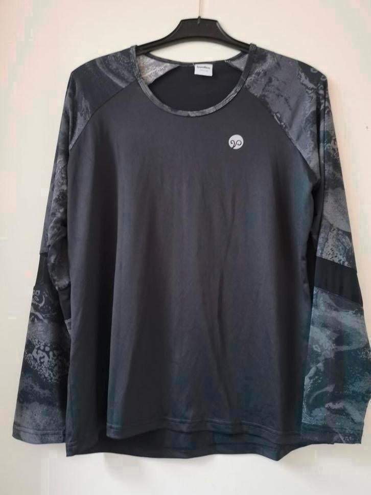 Leontien sportshirt zwart dierenprint  maat L, Kleding | Dames, Sportkleding, Zwart, Maat 42/44 (L), Nieuw, Ophalen of Verzenden