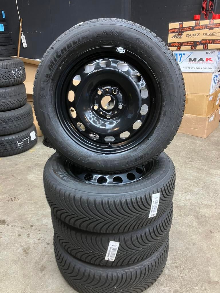 16 inch stalen velgen met winterbanden Volkswagen T-Roc, Gebruikt, Velg(en), 16 inch, Personenwagen