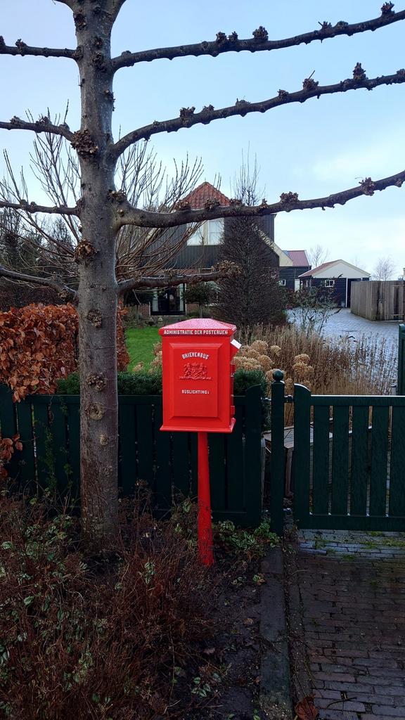 Te koop gevraagd gietijzeren PTT brievenbus paal., Ophalen, Gebruikt, IJzer, Staande brievenbus