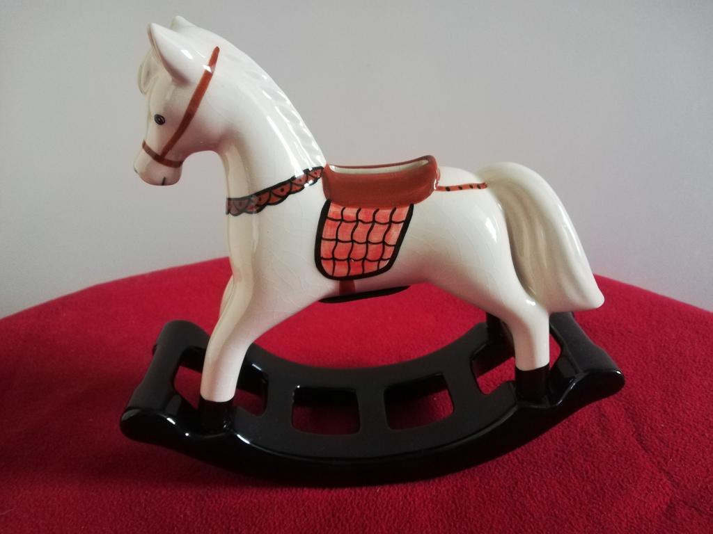 Hobbelpaard als spaarpot, gemaakt van aardewerk, Ophalen of Verzenden, Nieuw, Steen, Aardewerk of Keramiek, Dier