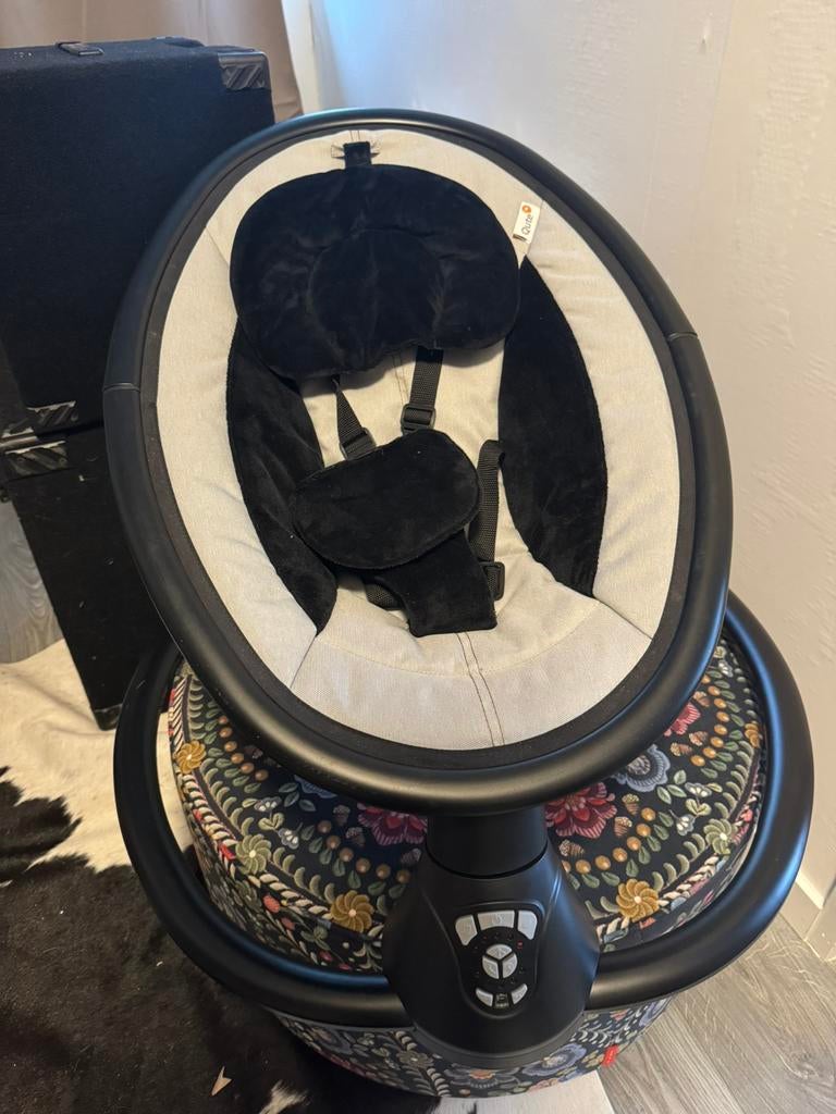 Qute elektrische schommelstoel 1x gebruikt, Kinderen en Baby's, Kinderstoelen, Ophalen, Zo goed als nieuw, Overige typen
