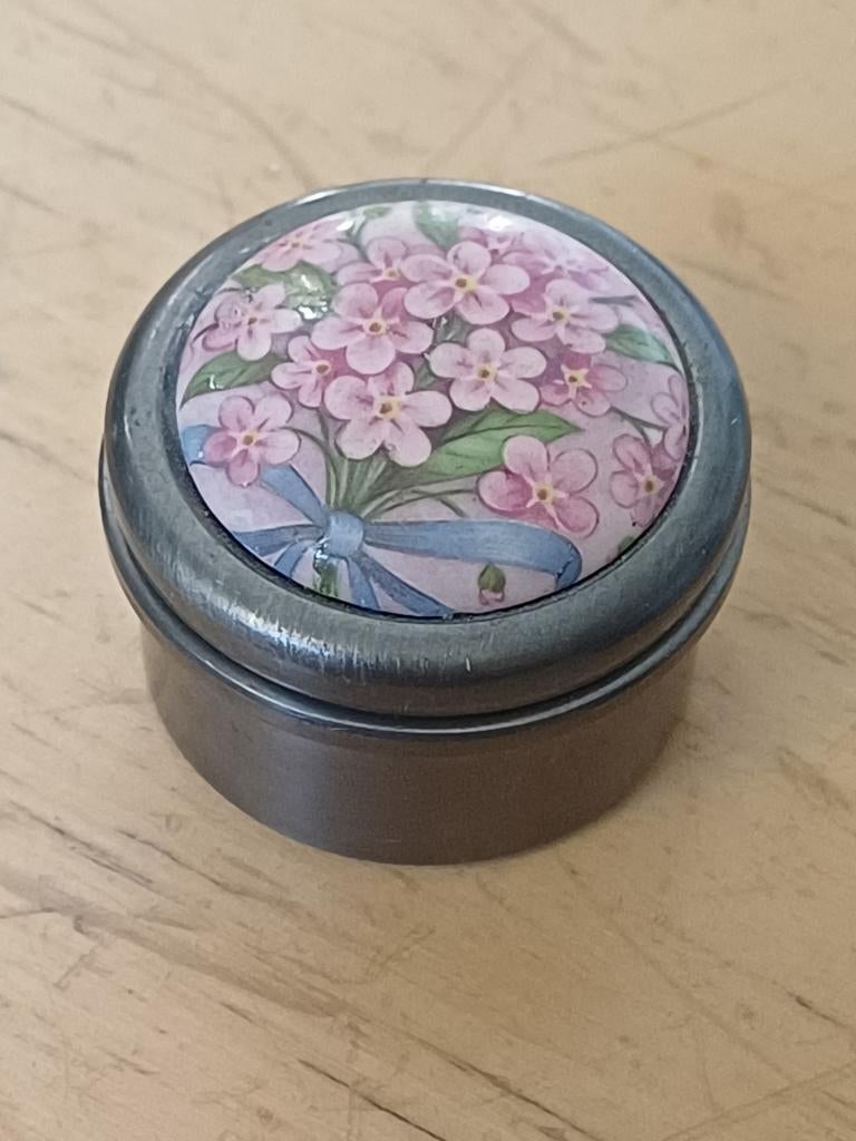 Vintage tinnen Pillendoosje / Sieraden, of aandenkendoosje, Verzenden