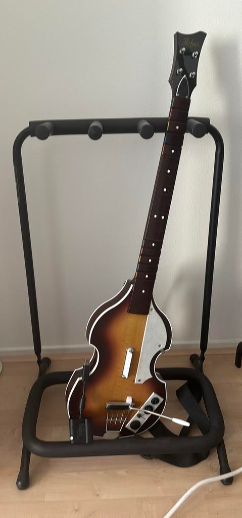 Playstation guitar Hofner Bass, Ophalen, Gitaar, Drumstel of Dj-set, Zo goed als nieuw, PlayStation 3