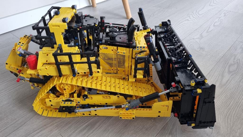 Lego Technic Cat D11 Bulldozer, Ophalen, Zo goed als nieuw, Complete set, Lego