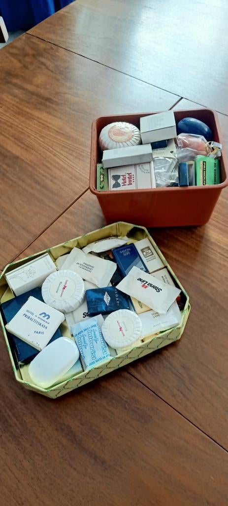 Verzameling Hotel Zeepjes en Accessoires, Antiek en Kunst, Ophalen of Verzenden