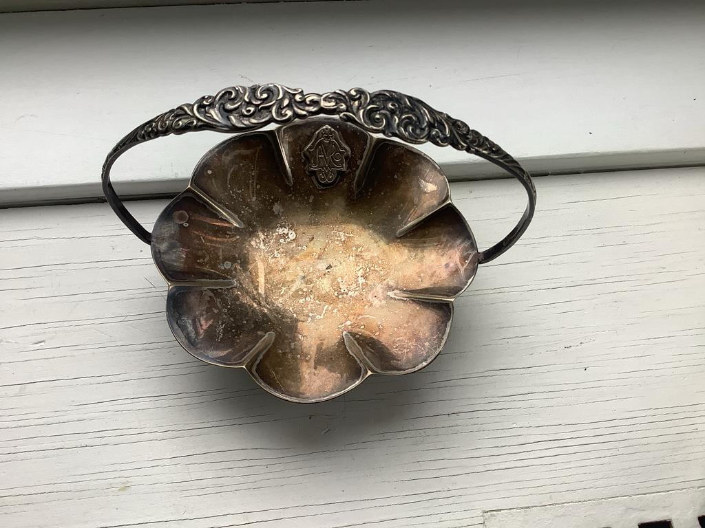 AVRO Bonbonschaaltje Zilver/Verzilverd met Bloemenhandvat, Antiek en Kunst, Ophalen of Verzenden