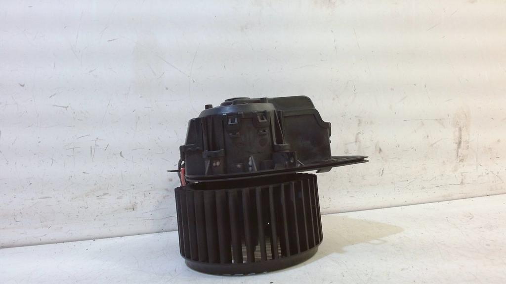 Kachel ventilator motor Volkswagen Transporter, Onderdelen@venauto.nl, Van der Ven Autorecycling B.V., Gebruikt, Ettenseweg 76, 4706 PB Roosendaal, The Netherlands