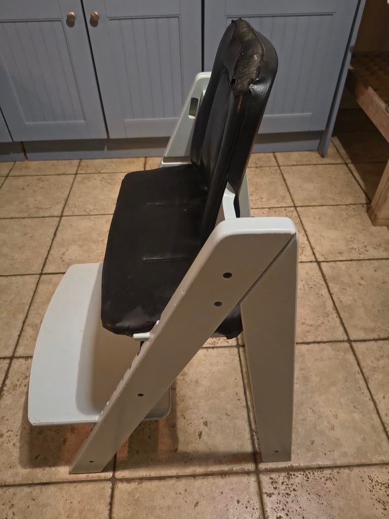 KidsMill Eetstoel Set - Stoel, wipstoel en accesoires, Ophalen of Verzenden, Gebruikt, Meegroeistoel, Gordel(s)