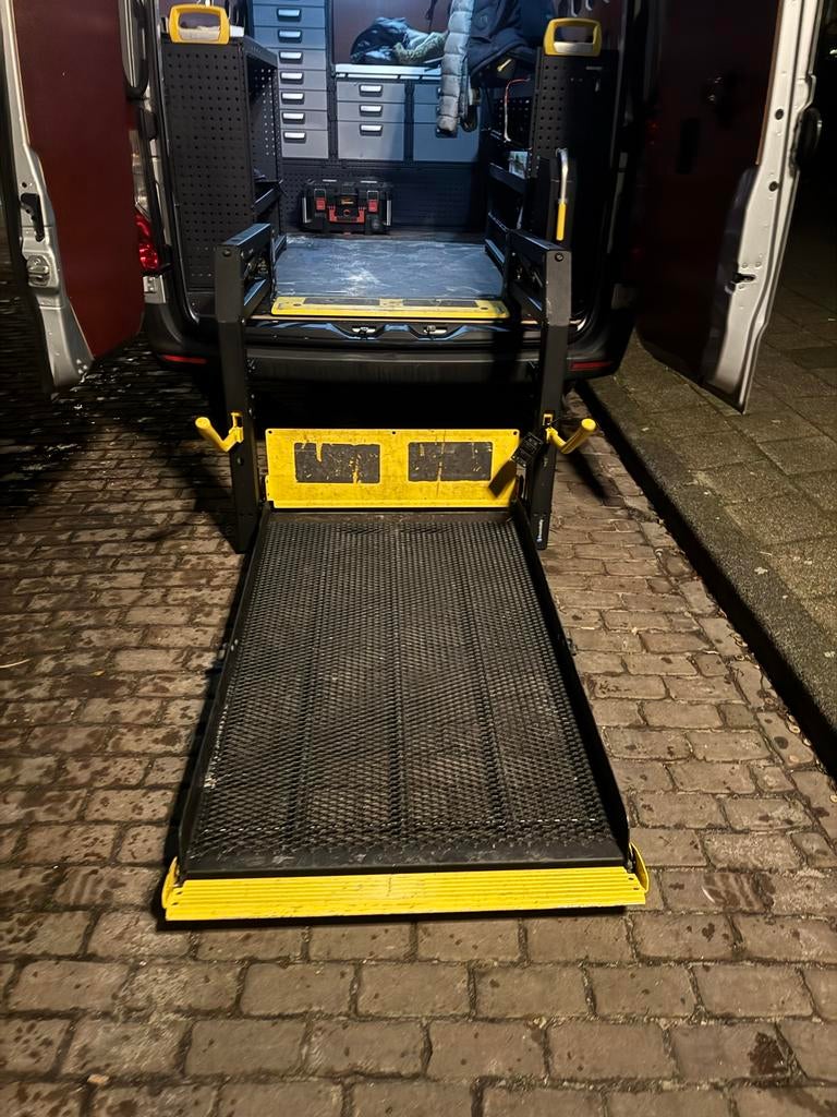 Nette rolstoellift - Perfect voor bus of bestelwagen!, Ophalen of Verzenden, Gebruikt