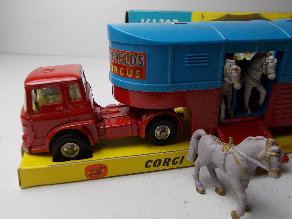 1962 Corgi MajorToys 1130 CHIPPERFIELDS HORSEBOX + DOOS (D), Hobby en Vrije tijd, Modelauto's | 1:43, Ophalen of Verzenden, Nieuw