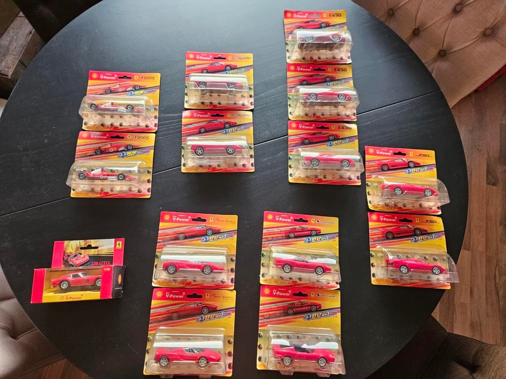 Ferrari's V-power 1:38, Hobby en Vrije tijd, Modelauto's | Overige schalen, Ophalen of Verzenden, Zo goed als nieuw, Auto